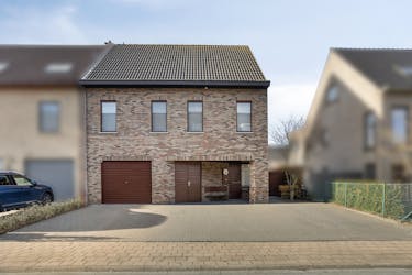 Huis te koop met 3 slaapkamers en garage in Schelle