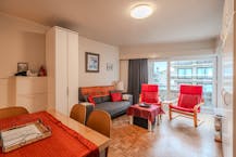 Studio met aparte slaapruimte en zijdelings zeezicht!