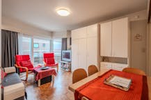 Studio met aparte slaapruimte en zijdelings zeezicht!