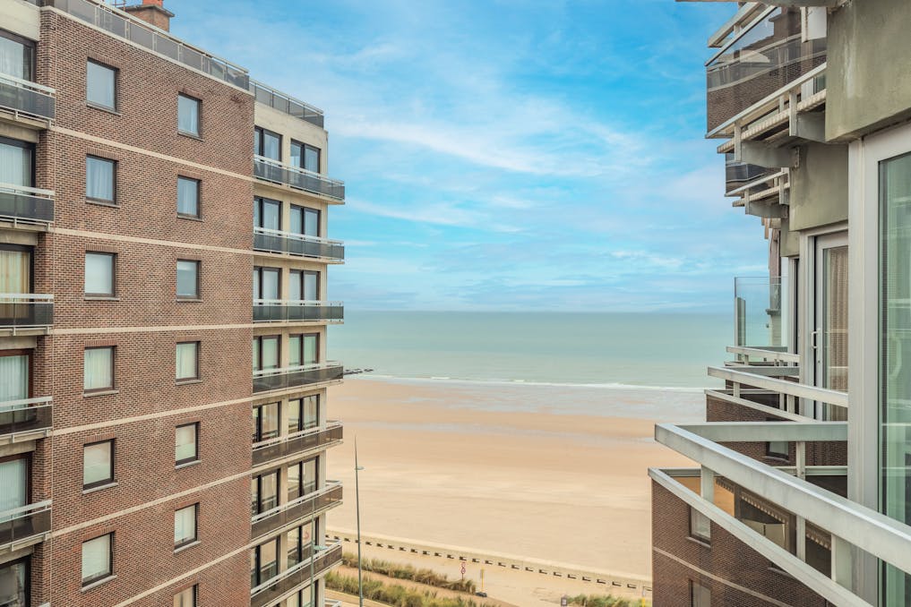 Studio met aparte slaapruimte en zijdelings zeezicht!