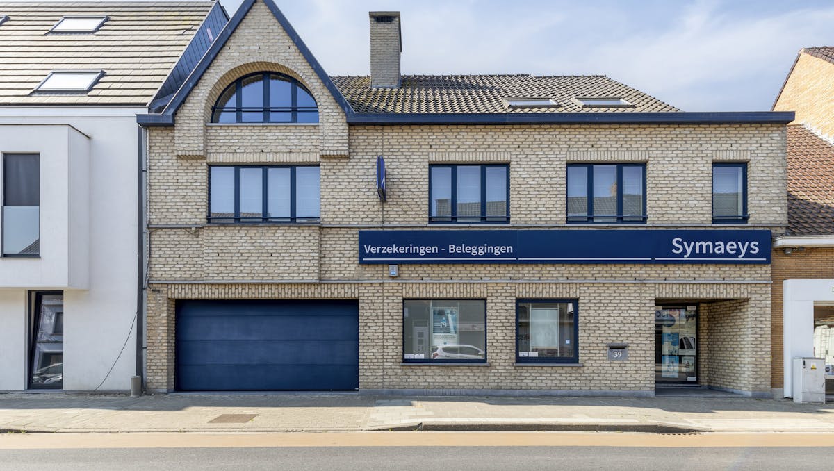 Handelspand (95 m²) met woonst (285 m²) te koop
