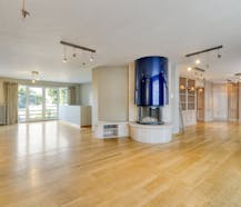 Handelspand (95 m²) met woonst (285 m²) te koop