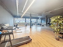 Handelsgelijkvloers van +- 559m² te Deurne 