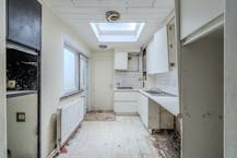Te renoveren woning met 4 slaapkamers te Oostende