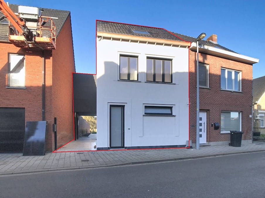 Gerenoveerde woning met 4 kamers en tuin in Poperinge