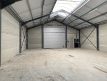 Loods van ca. 216 m² op industrieterrein in Izegem