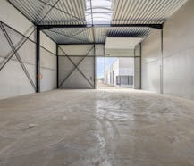 Nieuwbouw KMO-unit van ca.216m² te koop in Tielt