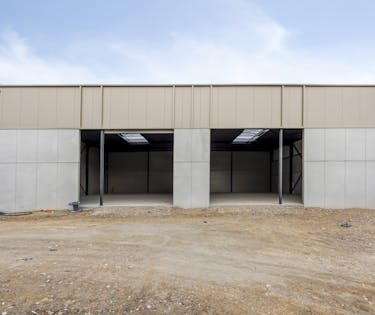 Nieuwbouw KMO-unit van ca.216m² te koop in Tielt