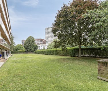 Charmant 3-slpk glv appt met tuin rondom