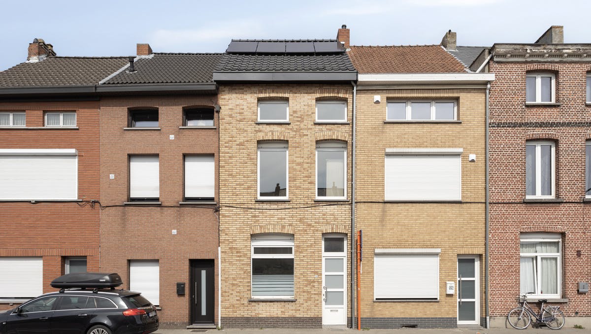 Instapklare rijwoning met tuin te koop in Mechelen.