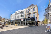 Handelspand in het centrum van Hasselt, op de Grote Markt.