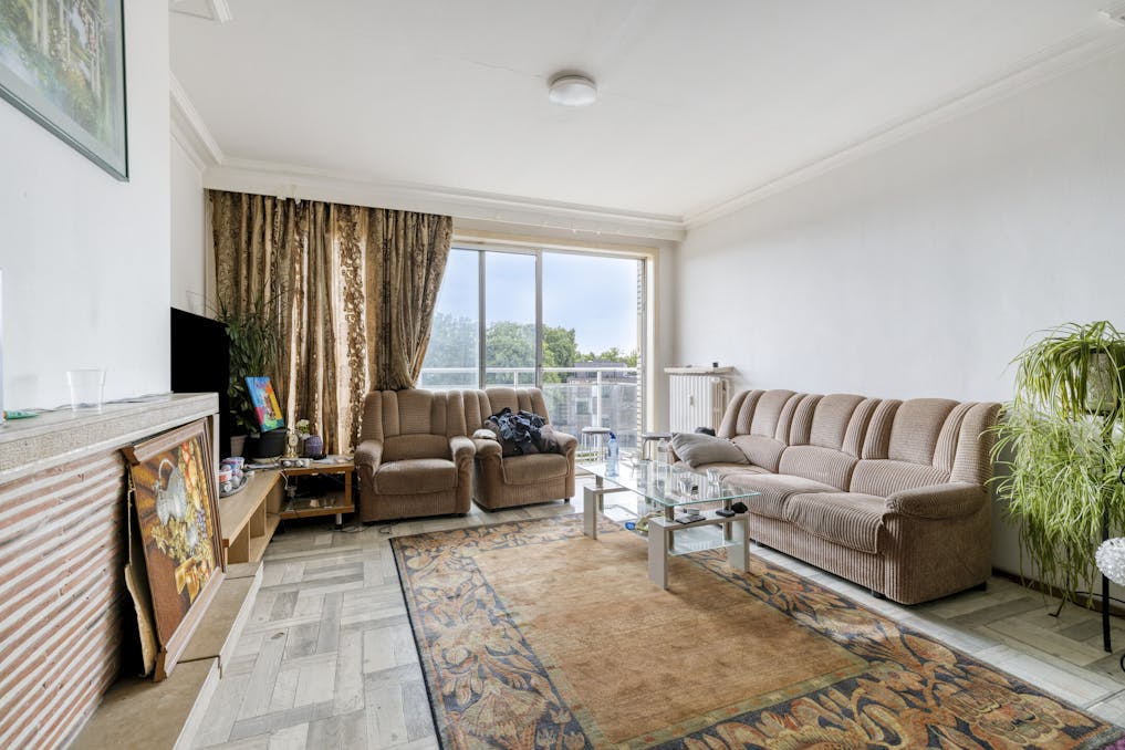 Lichtrijk hoekappartement met garage te koop in Sint-Michiels