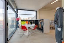 Bedrijfsgebouw met appartement op ca. 1.780m² in Lichtervelde