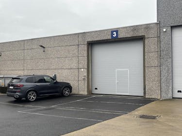  Magazijn met mezzanine te huur in Kuurne