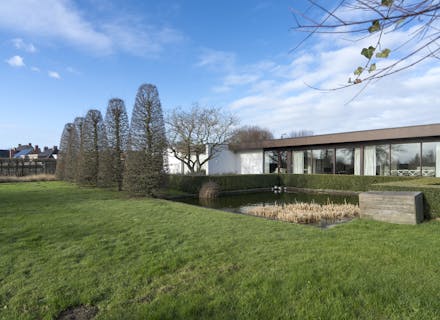 Moderne villa met prachtige tuin te koop in Lichtervelde