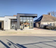 Commercieel pand te koop van ca. 167m² in Izegem
