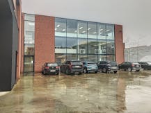 Instapklaar en bemeubeld kantoor te huur in het bedrijvencentrum Cockpit 145 te Wevelgem