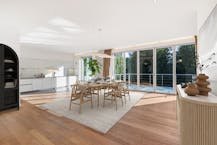 Huis te Ukkel met 7 slaapkamers en ruime tuin