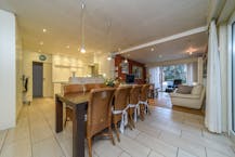 Huis met winkel, atelier en garages te koop in regio Diksmuide