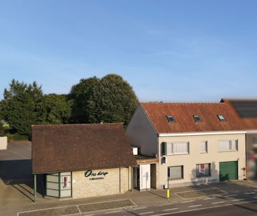 Huis met winkel, atelier en garages te koop in regio Diksmuide
