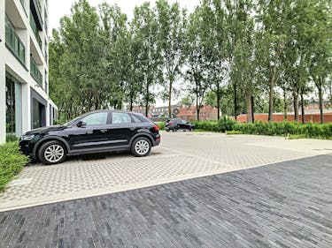 Parkeerplaats nabij centrum Ingelmunster.