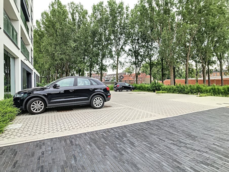 Parkeerplaats nabij centrum Ingelmunster.