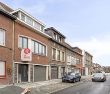 Ruim huis te koop Merksem met garage en zonnige tuin
