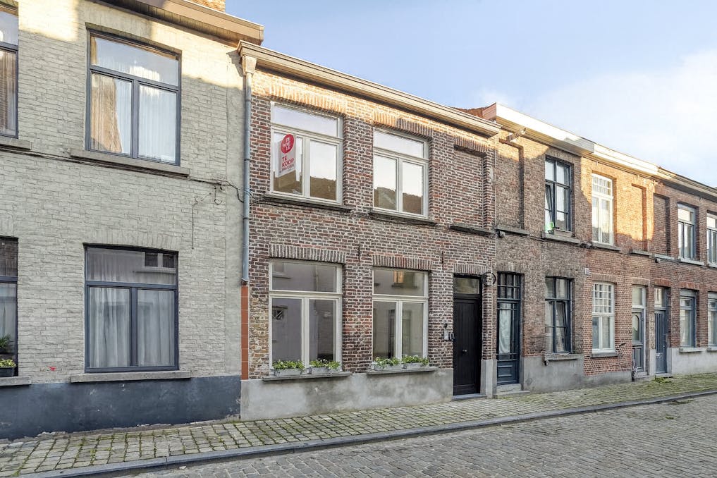 Gerenoveerde woning met drie slaapkamers te koop in Brugge 
