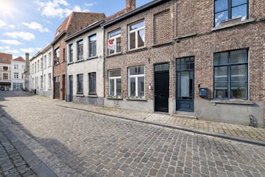 Gerenoveerde woning met drie slaapkamers te koop in Brugge