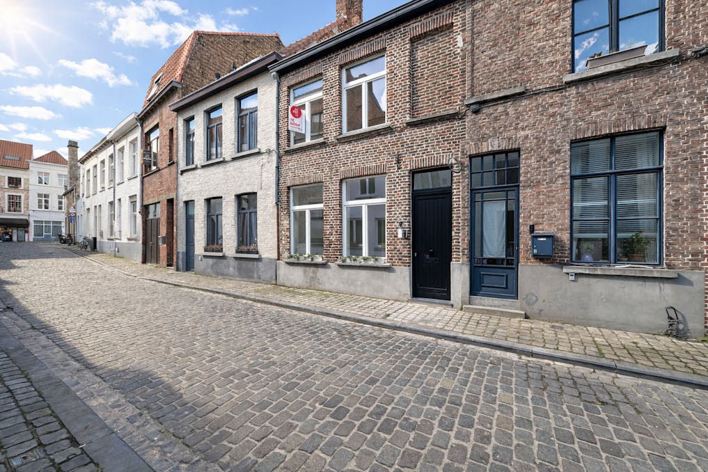Gerenoveerde woning met drie slaapkamers te koop in Brugge