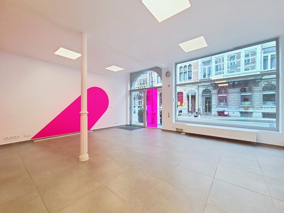 Modern en lichtrijk kantoor (58 m²) te huur in centrum Gent