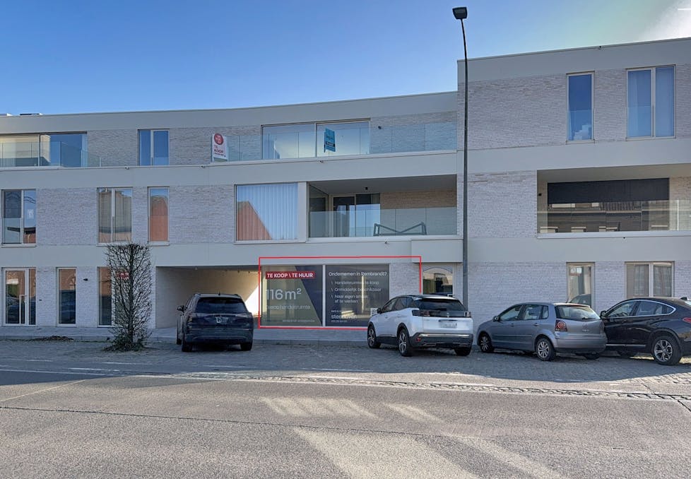 Casco gelijkvloers handelspand te koop nabij centrum Vichte