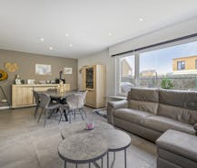 Instapklaar huis met 4 slaapkamers en garage te Assebroek
