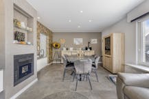 Instapklaar huis met 4 slaapkamers en garage te Assebroek 