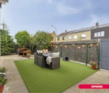 Instapklaar huis met 4 slaapkamers en garage te Assebroek