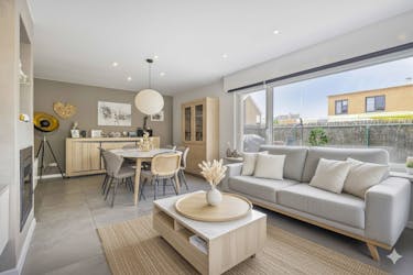 Instapklaar huis met 4 slaapkamers en garage te Assebroek 