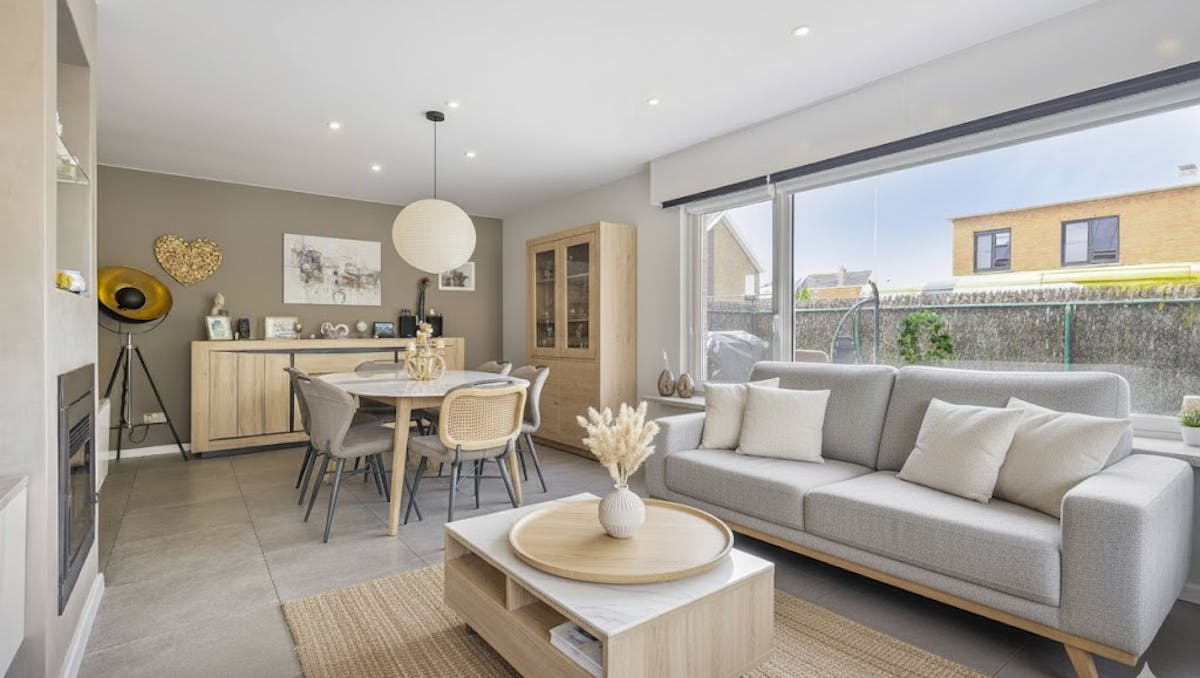 Instapklaar huis met 4 slaapkamers en garage te Assebroek