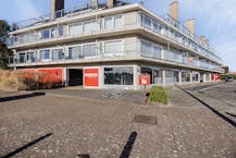 Handelsruimte met veel potentieel te huur te Koksijde-bad.