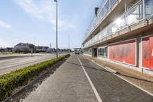 Handelsruimte met veel potentieel te huur te Koksijde-bad.