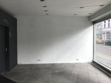 Bâtiment commercial d'environ 30 m² sur la route d'accès au centre de Roeselare