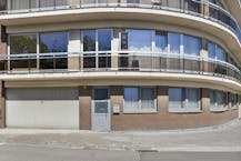 Instapklaar gelijkvloers 1-slaapkamerappartement met veel lichtinval in het centrum van Strombeek-Bever