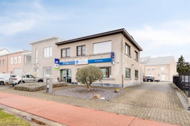 Opbrengsteigendom met kantoor en appartement