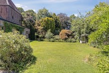 Karaktervol historisch pand in het centrum van Ardooie