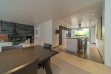 Riante woning met handelsgelijkvloers te koop in het centrum van Veurne.