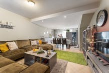 Three-bedroom apartment (125 m²) with roof terrace (82 m²)