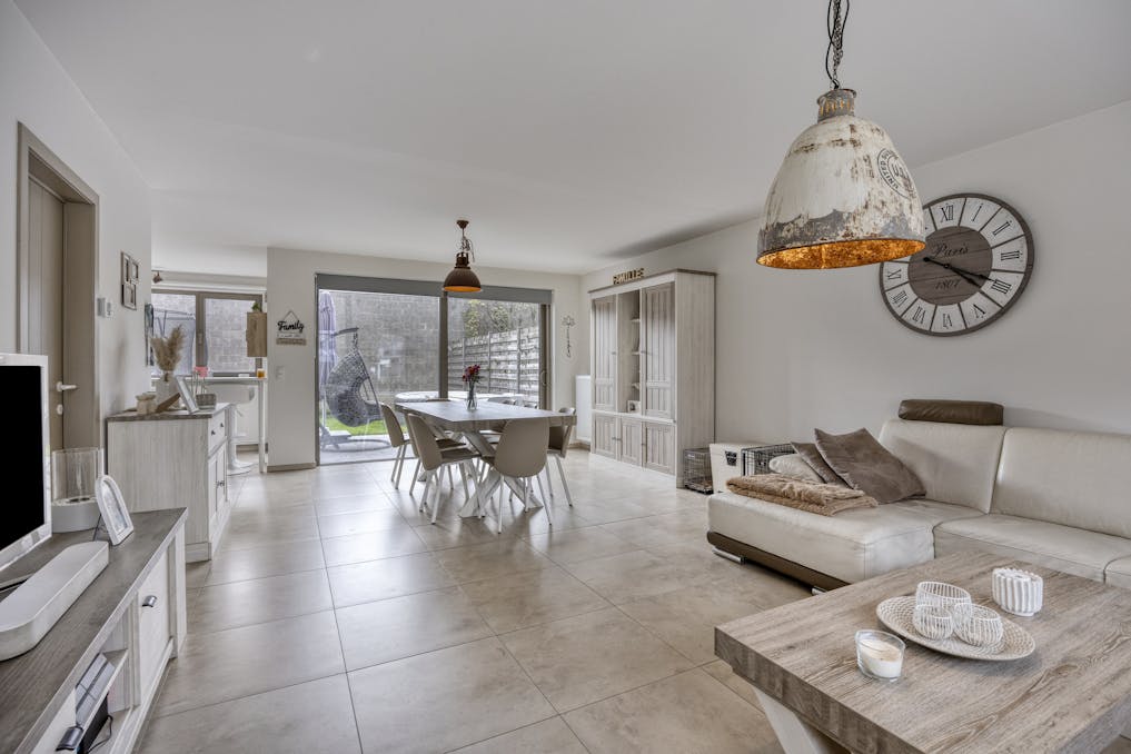 Lichtrijke gezinswoning met 4 slaapkamers te koop in Lauwe!