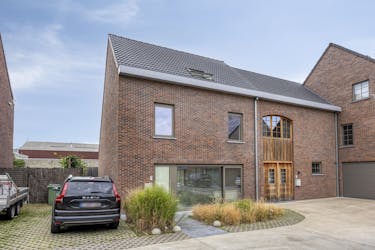 Lichtrijke gezinswoning met 4 slaapkamers te koop in Lauwe!