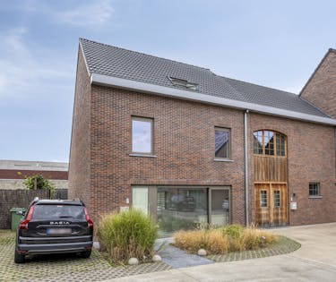 Lichtrijke gezinswoning met 4 slaapkamers te koop in Lauwe!