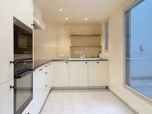 Woning met 4 slaapkamers en zonnige stadskoer te Roeselare