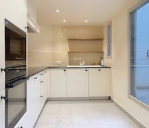 Woning met 4 slaapkamers en zonnige stadskoer te Roeselare